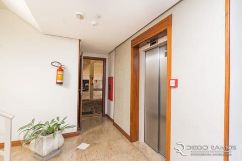 Image 34 - 235301